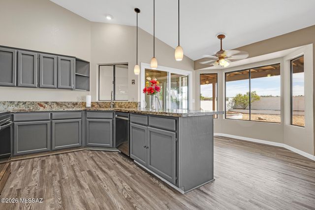 1617 W Canyon Shadows Lane, Tucson, AZ 85737