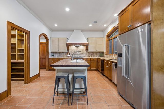 2501 Stratford DR, Austin, TX 78746