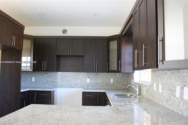 15635 SW 12th Ter 0, Miami, FL 33194