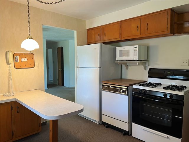 2971 Melvin Dr, Neshannock Twp, PA 16105