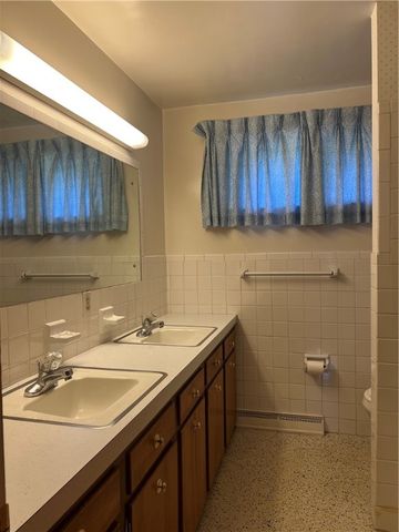 2971 Melvin Dr, Neshannock Twp, PA 16105