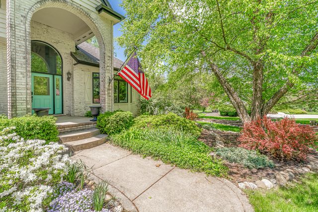 552 Shatz Drive N, Valparaiso, IN 46385