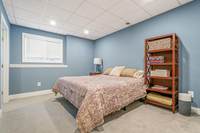 552 Shatz Drive N, Valparaiso, IN 46385