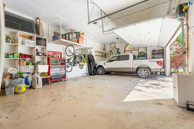 552 Shatz Drive N, Valparaiso, IN 46385