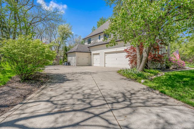 552 Shatz Drive N, Valparaiso, IN 46385