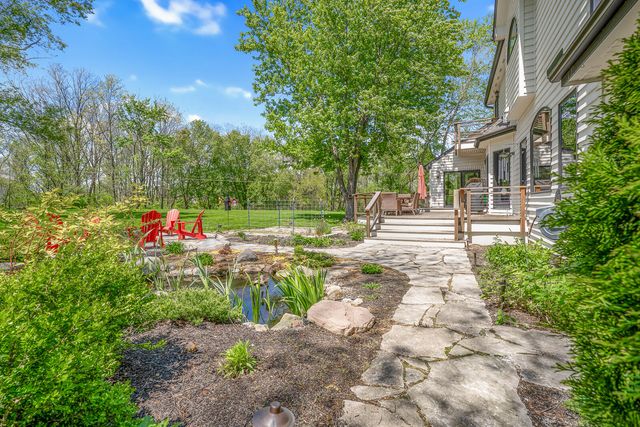 552 Shatz Drive N, Valparaiso, IN 46385