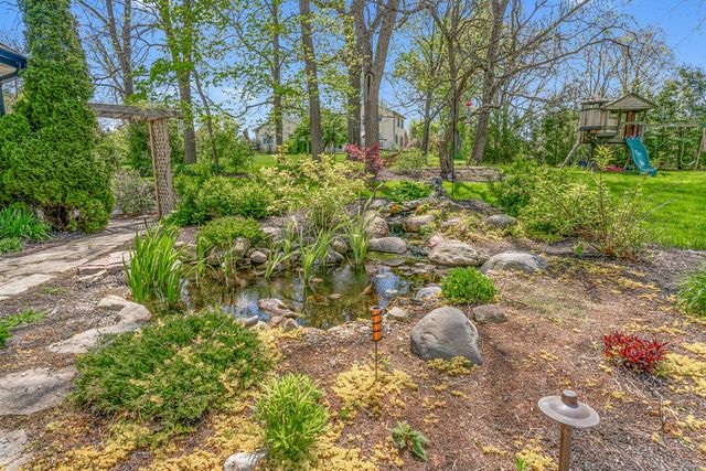 552 Shatz Drive N, Valparaiso, IN 46385