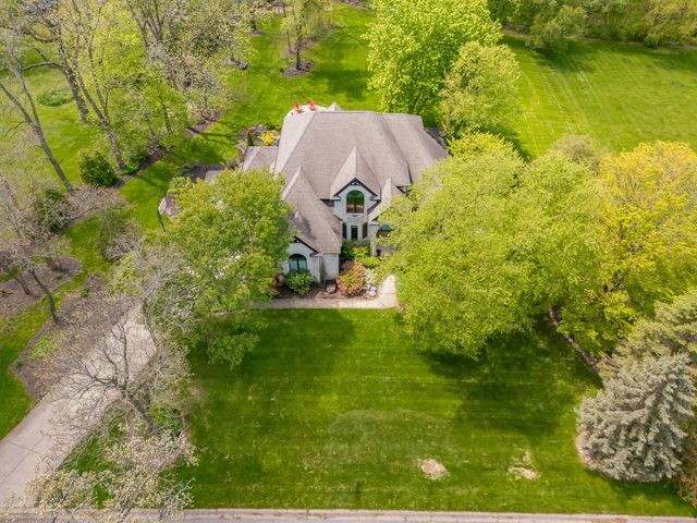 552 Shatz Drive N, Valparaiso, IN 46385