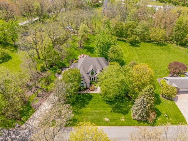 552 Shatz Drive N, Valparaiso, IN 46385