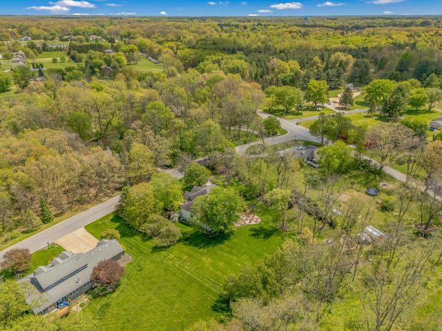 552 Shatz Drive N, Valparaiso, IN 46385