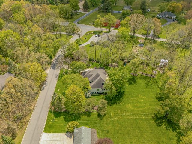 552 Shatz Drive N, Valparaiso, IN 46385