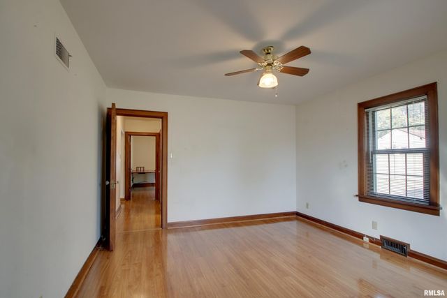 2305 SPRING Street, Quincy, IL 62301