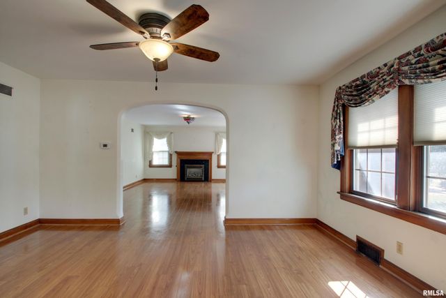 2305 SPRING Street, Quincy, IL 62301