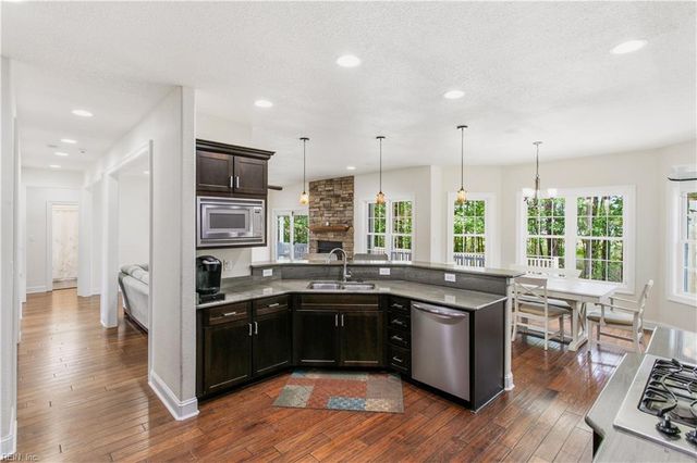 1716 Mount Airy CT, Virginia Beach, VA 23456
