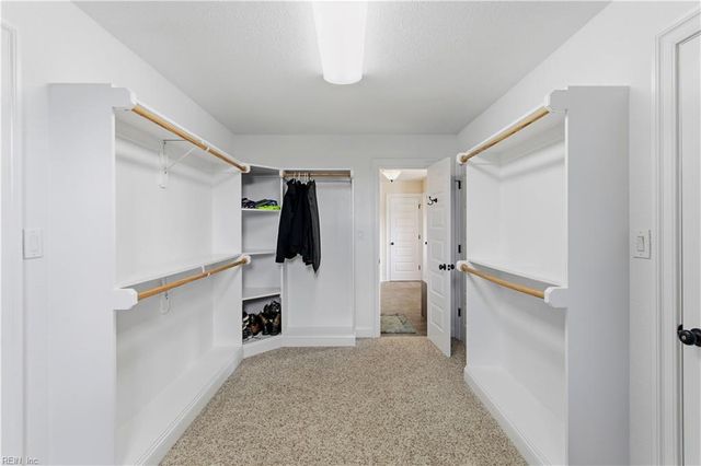 1716 Mount Airy CT, Virginia Beach, VA 23456