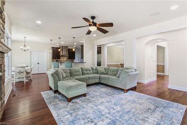 1716 Mount Airy CT, Virginia Beach, VA 23456