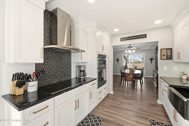 6718 Deep Creek Dr, Prospect, KY 40059