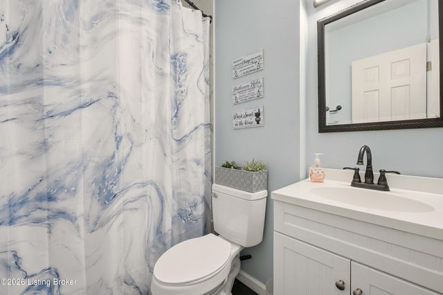 6718 Deep Creek Dr, Prospect, KY 40059