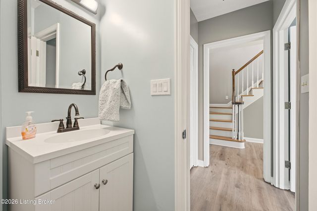 6718 Deep Creek Dr, Prospect, KY 40059