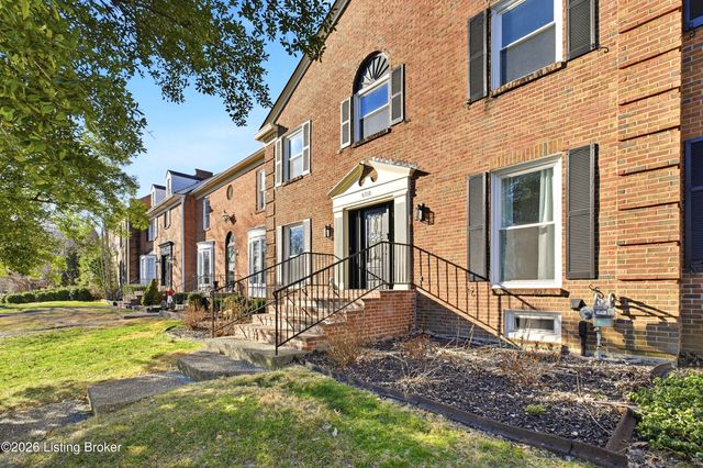 6718 Deep Creek Dr, Prospect, KY 40059