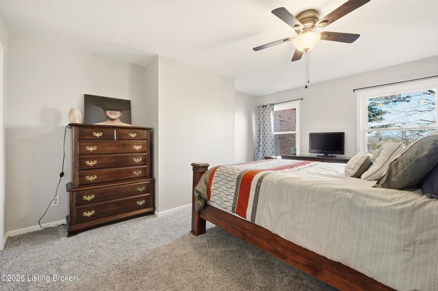 6718 Deep Creek Dr, Prospect, KY 40059