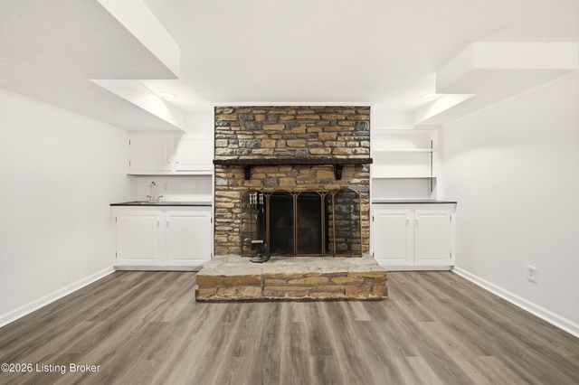 6718 Deep Creek Dr, Prospect, KY 40059