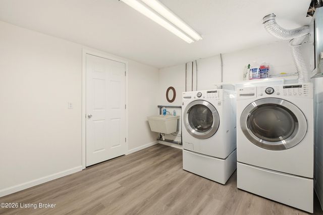 6718 Deep Creek Dr, Prospect, KY 40059