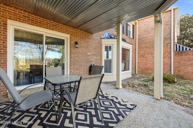 6718 Deep Creek Dr, Prospect, KY 40059