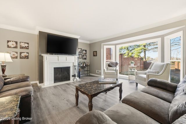 6718 Deep Creek Dr, Prospect, KY 40059