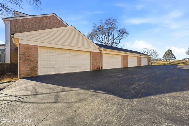 6718 Deep Creek Dr, Prospect, KY 40059