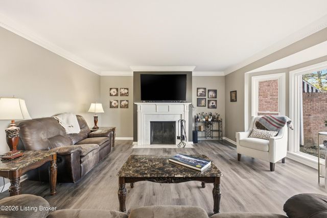 6718 Deep Creek Dr, Prospect, KY 40059