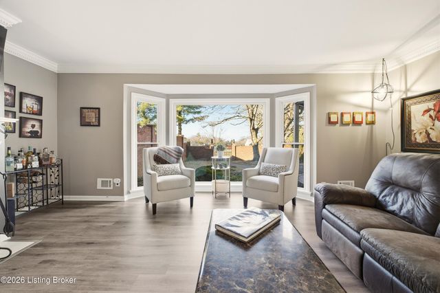 6718 Deep Creek Dr, Prospect, KY 40059