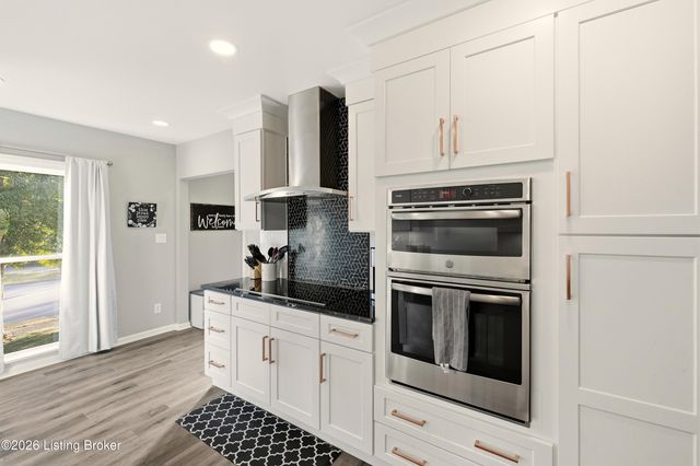 6718 Deep Creek Dr, Prospect, KY 40059