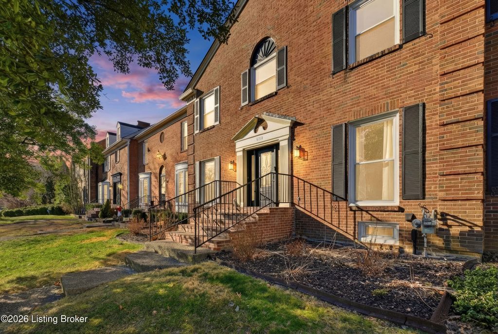 6718 Deep Creek Dr, Prospect, KY 40059