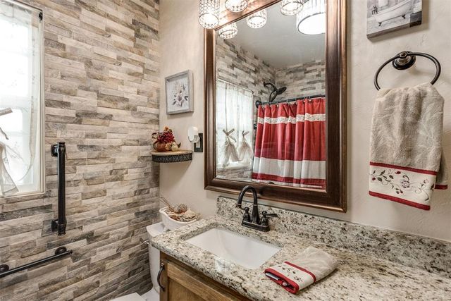 308 S 6th Street, Yukon, OK 73099