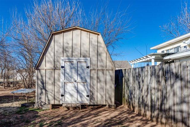 308 S 6th Street, Yukon, OK 73099