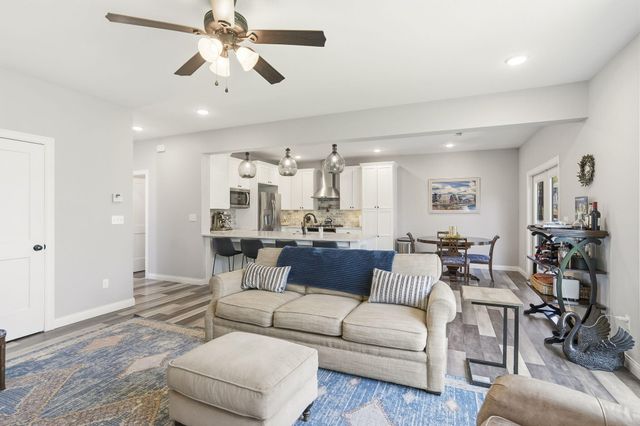 1806 FAIR OAKS CT, Columbia, MO 65201