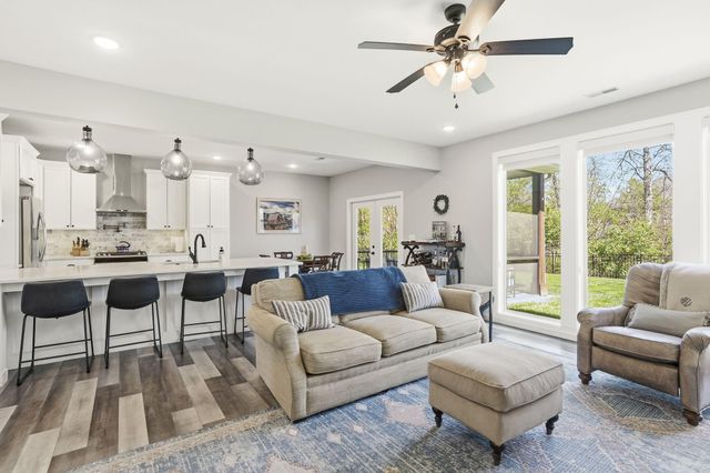 1806 FAIR OAKS CT, Columbia, MO 65201