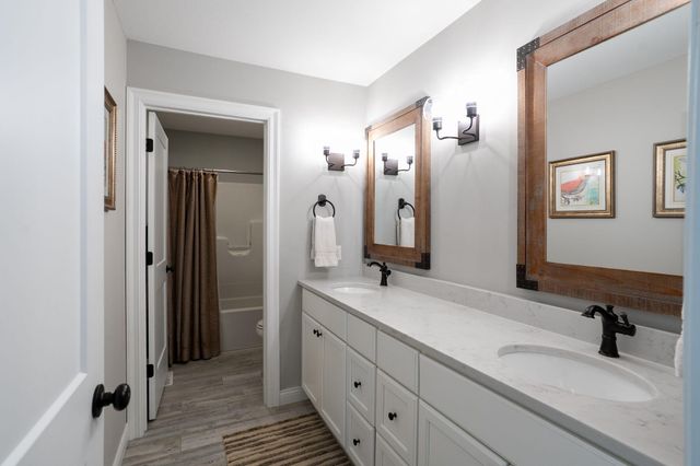 1806 FAIR OAKS CT, Columbia, MO 65201