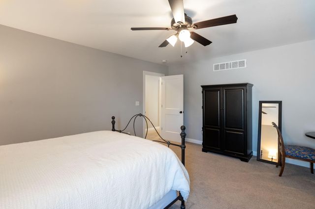 1806 FAIR OAKS CT, Columbia, MO 65201