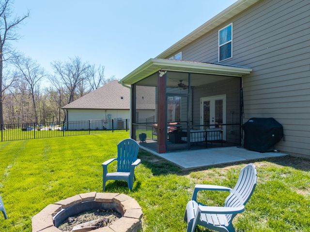 1806 FAIR OAKS CT, Columbia, MO 65201