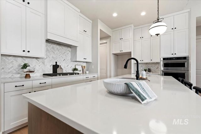 153 S Sunniva Ave, Kuna, ID 83634