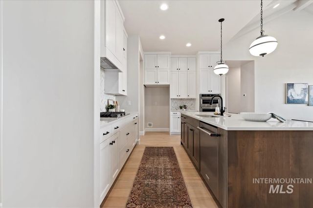 153 S Sunniva Ave, Kuna, ID 83634