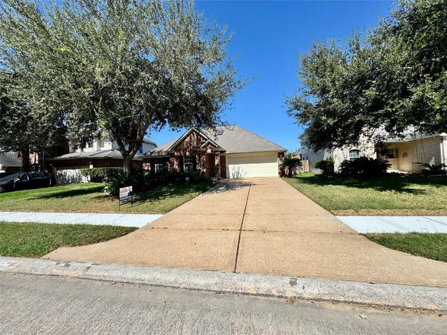 7617 Waterlilly Lane, Pearland, TX 77581