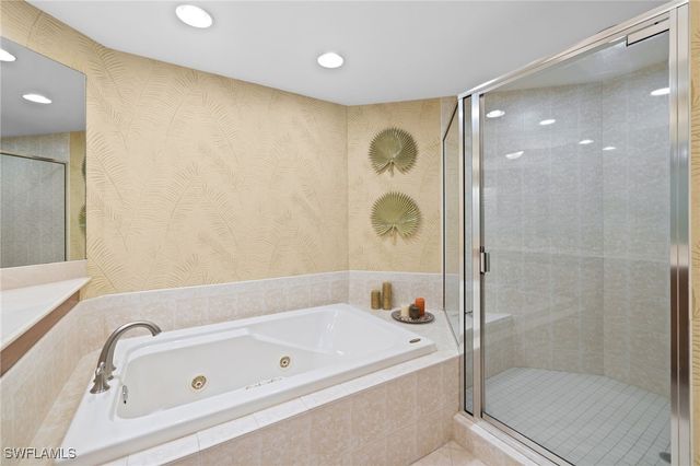 2748 Tiburon BLVD E C202, Naples, FL 34109