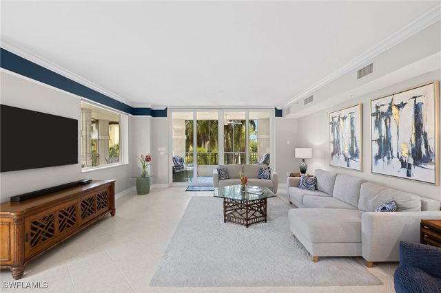 2748 Tiburon BLVD E C202, Naples, FL 34109