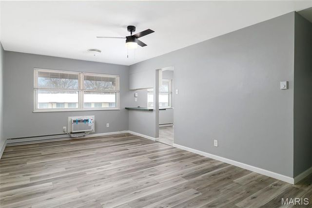 7604 Hazelcrest Drive E, St Louis, MO 63042