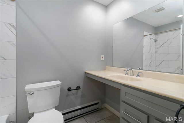 7604 Hazelcrest Drive E, St Louis, MO 63042