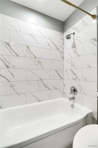 7604 Hazelcrest Drive E, St Louis, MO 63042