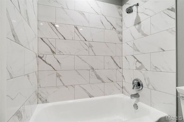 7604 Hazelcrest Drive E, St Louis, MO 63042